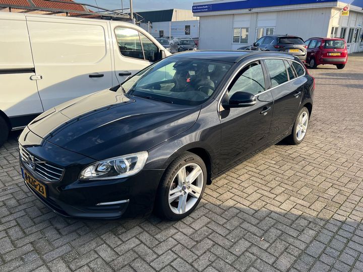 VOLVO V60 2013 yv1fw8481e1159980