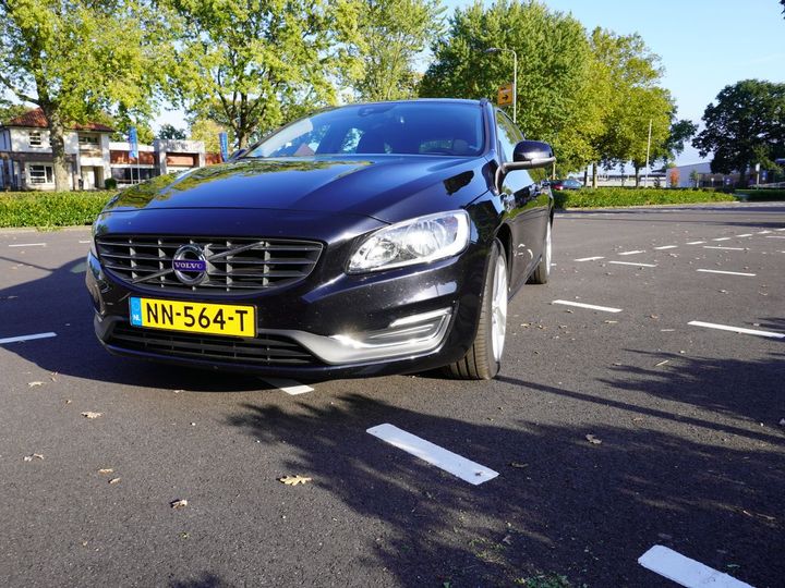 VOLVO V60 2015 yv1fw8481f1247614