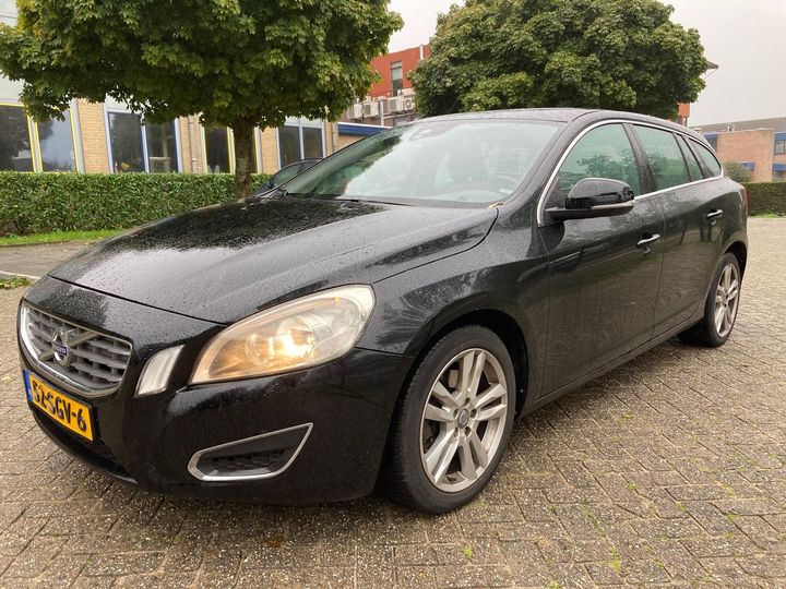 VOLVO V60 2011 yv1fw84a1c1045867