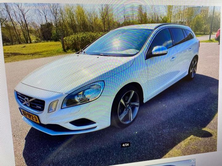 VOLVO V60 2012 yv1fw88a0c1077332