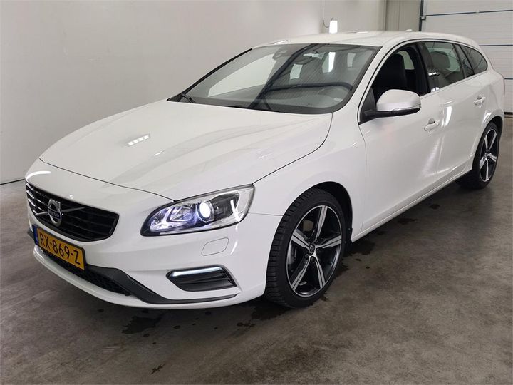 VOLVO V60 2018 yv1fwa8c1j2396076