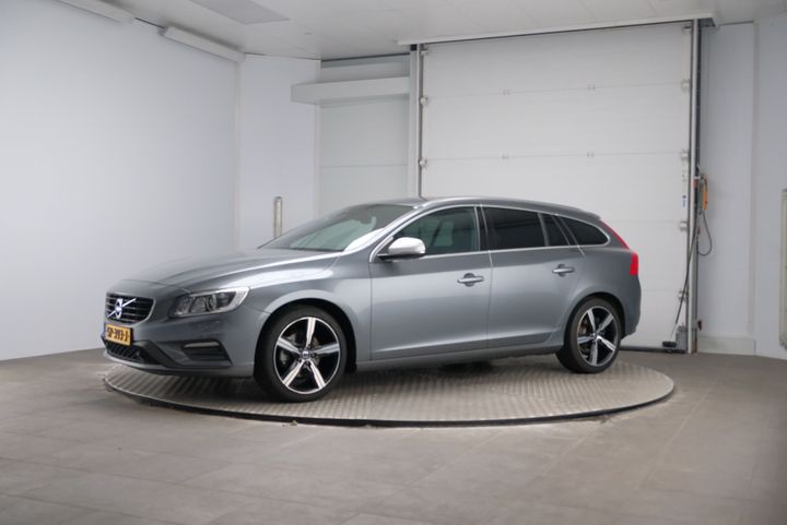 VOLVO V60 2018 yv1fwa8c1j2402460