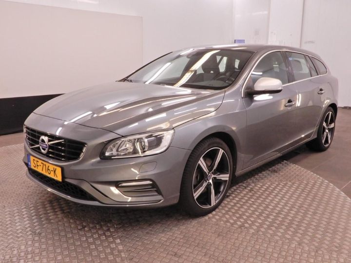 VOLVO V60 2018 yv1fwa8c1j2402530