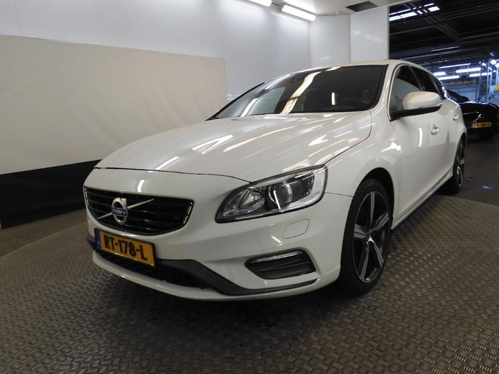 VOLVO V60 2018 yv1fwa8cdj2395228