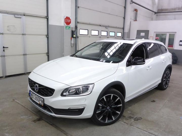 VOLVO V60 CROSS COUNT 2017 yv1fz40lcj2043511