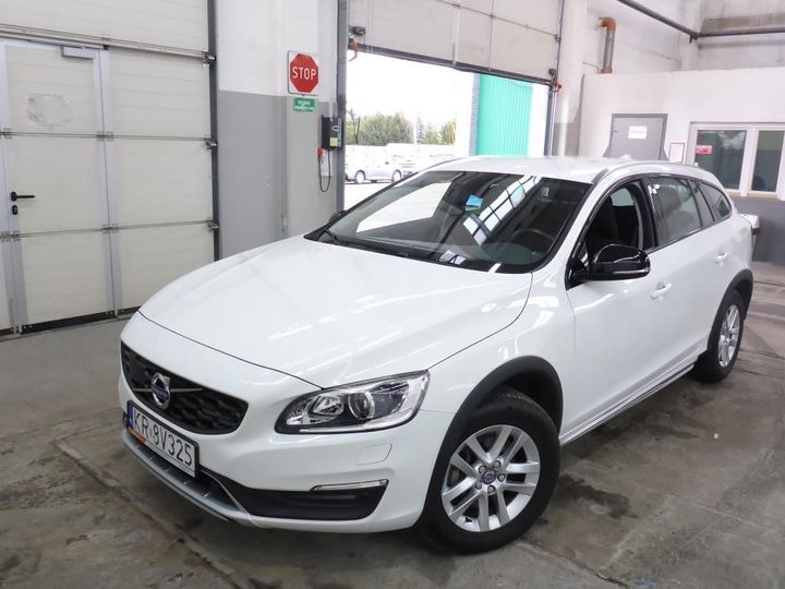 VOLVO V60 CROSS COUNT 2017 yv1fz40lcj2045118