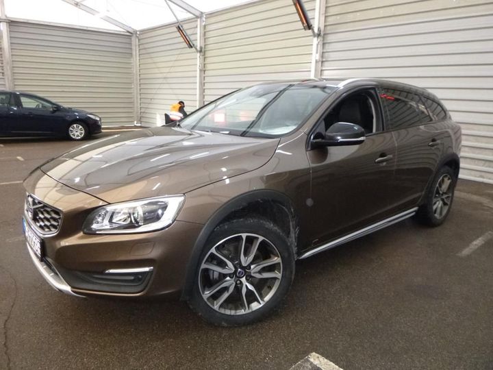 VOLVO V60 CROSS COUNT 2017 yv1fz40lcj2049318