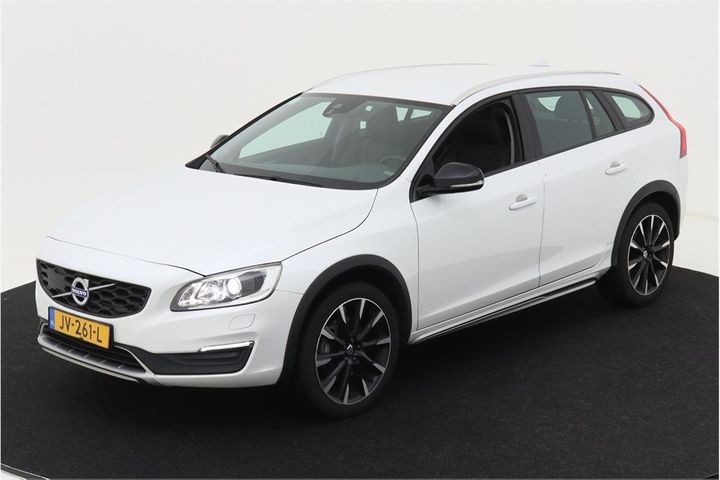 VOLVO V60 2016 yv1fz40ldh1024337