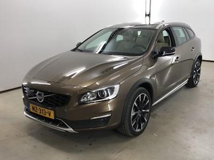 VOLVO V60 CROSS COUNTRY T5 2017 yv1fz40ldh1026499