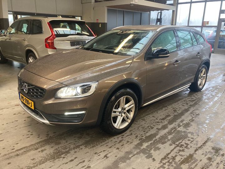 VOLVO V60 CROSS COUNTRY 2017 yv1fz40ldj2043842