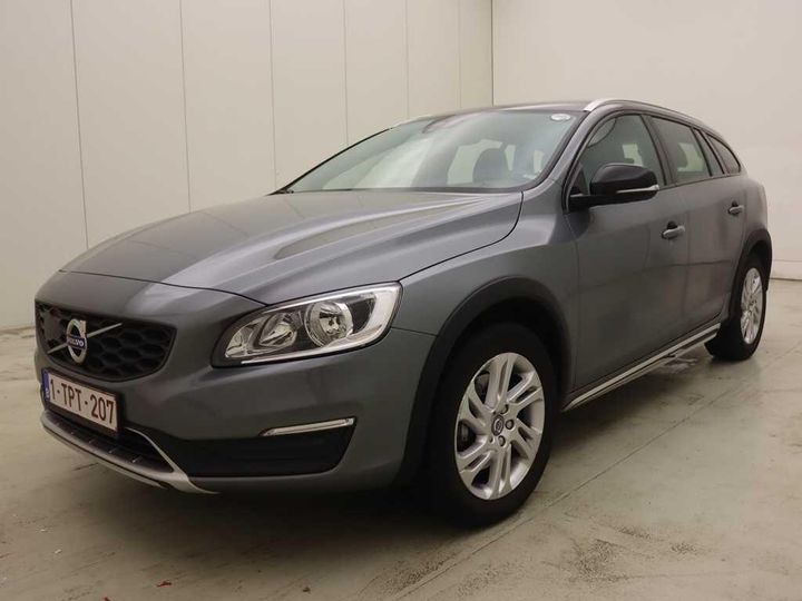 VOLVO V60 2018 yv1fz40ldj2050634