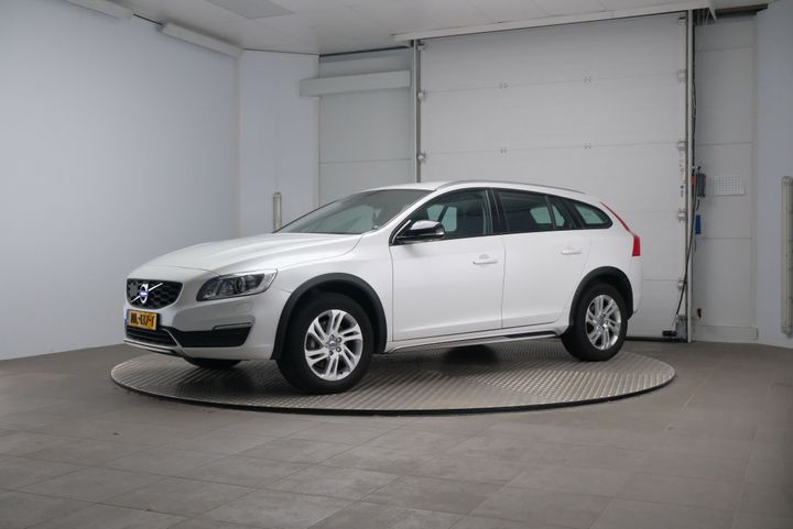 VOLVO V60 CROSS COUNTRY 2017 yv1fza8c1h1038564