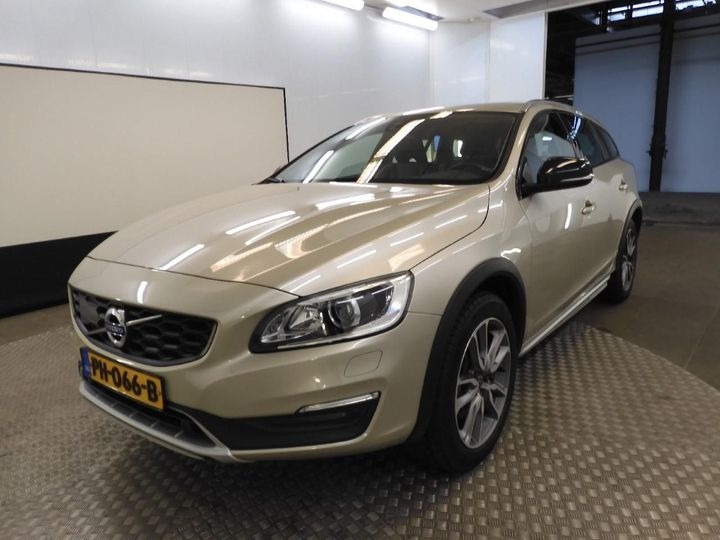 VOLVO V60 CROSS COUNTRY 2017 yv1fza8c1j2042748