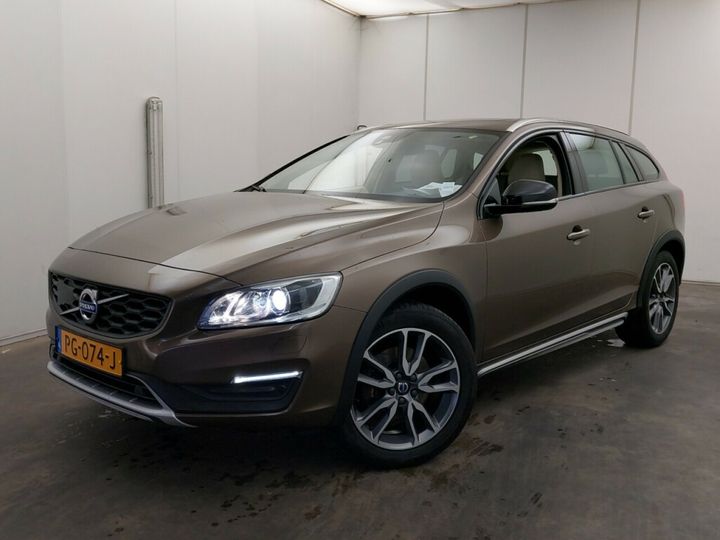 VOLVO V60 2017 yv1fza8c1j2043071