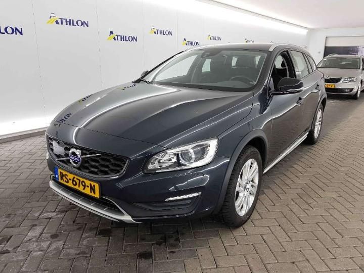 VOLVO V60 CROSS COUNTRY 2018 yv1fza8c1j2050302