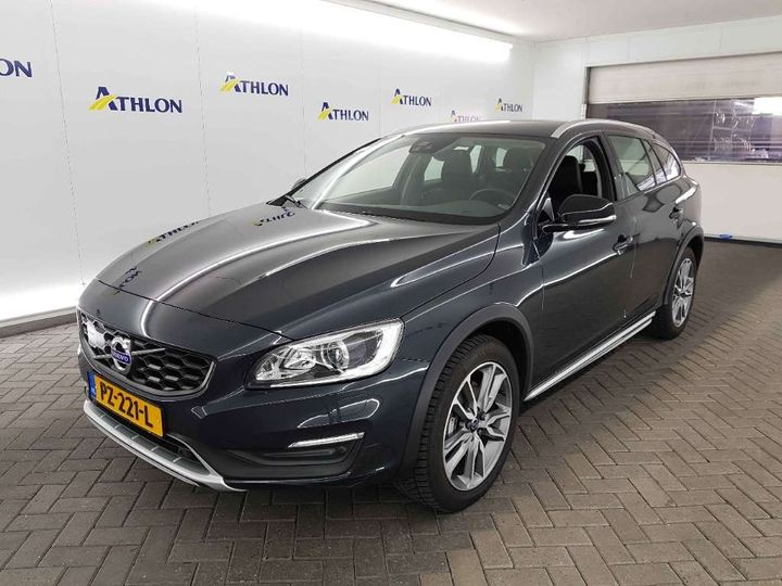 VOLVO V60 CROSS COUNTRY 2017 yv1fza8cdj2046386