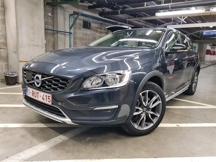 VOLVO V60 CROSS COUNTRY 2017 yv1fzarc1h1036982