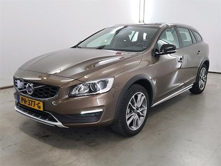 VOLVO V60 CROSS COUNTRY 2017 yv1fzarc1j2042770