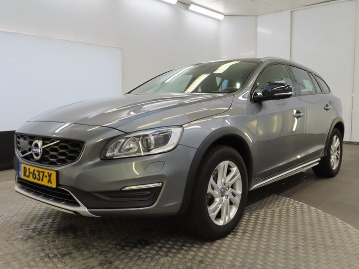 VOLVO V60 CROSS COUNTRY 2017 yv1fzarc1j2049411