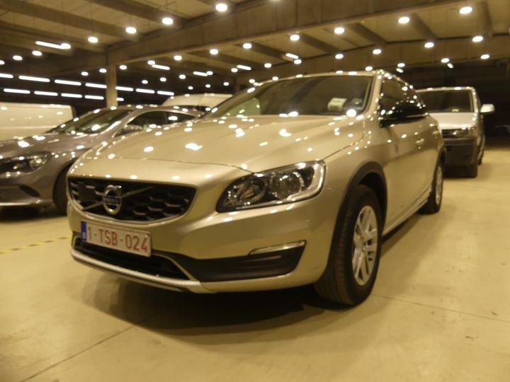 VOLVO V60 CROSS COUNT 2018 yv1fzarc1j2051911