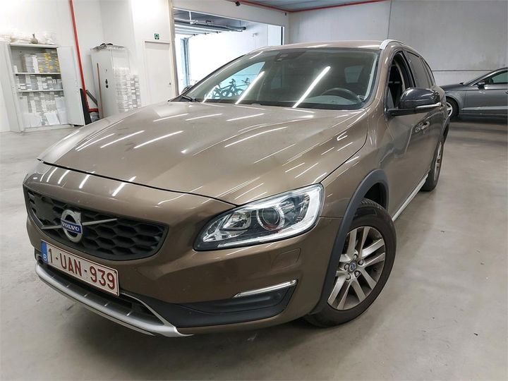 VOLVO V 60 2018 yv1fzarc1j2054823