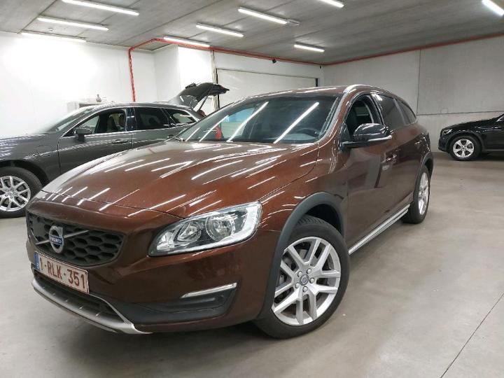 VOLVO V60 CROSS COUNTRY 2017 yv1fzarcdh1034353