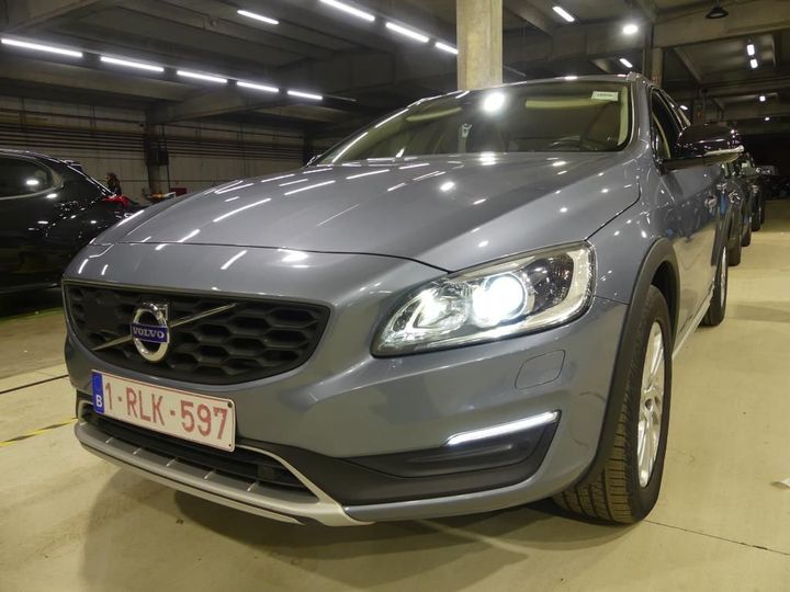 VOLVO V60 CROSS COUNT 2017 yv1fzarcdh1035913