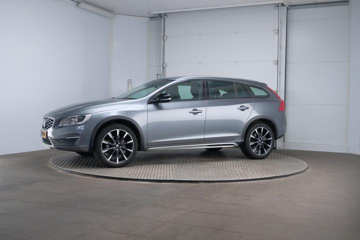 VOLVO V60 CROSS COUNTRY 2017 yv1fzarcdh1036134