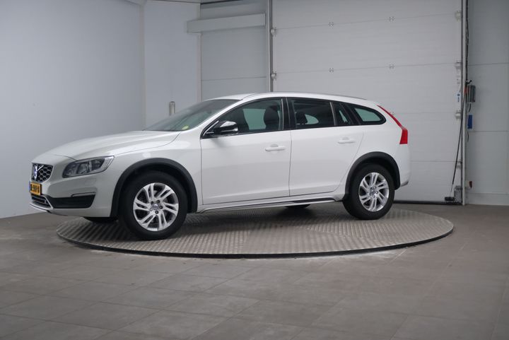 VOLVO V60 CROSS COUNTRY 2017 yv1fzarcdh1037347