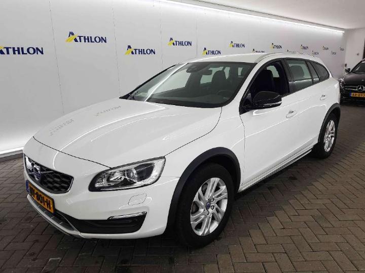 VOLVO V60 CROSS COUNTRY 2017 yv1fzarcdh1041845