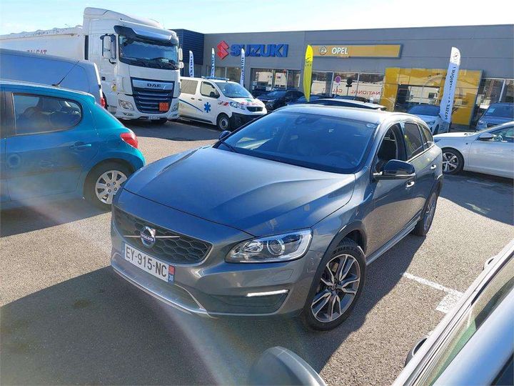 VOLVO V60 CROSS COUNTRY BREAK 2018 yv1fzarcdj2047552