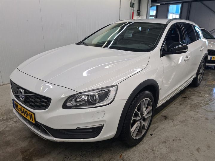 VOLVO V60 2018 yv1fzarcdj2048656