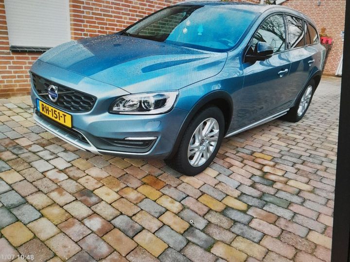 VOLVO V60 CROSS COUNTRY 2017 yv1fzarcdj2048918