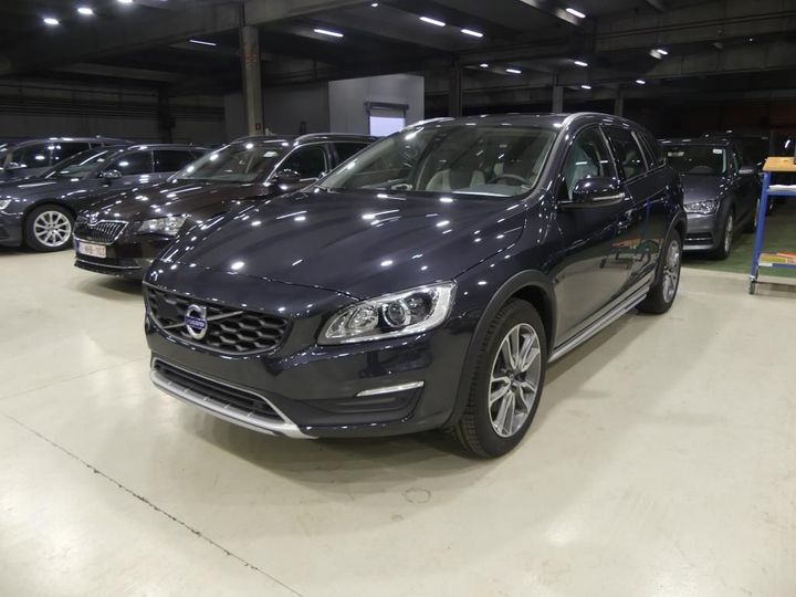 VOLVO V60 CROSS COUNT 2018 yv1fzarcdj2049730