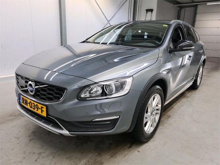 VOLVO V60 2018 yv1fzarcdj2050811