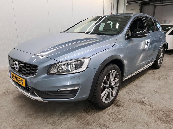 VOLVO V60 2018 yv1fzarcdj2050887