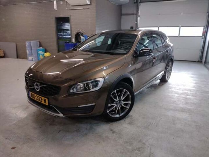 VOLVO V60 CROSS COUNTRY 2018 yv1fzarcdj2053515