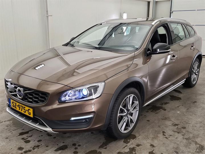 VOLVO V60 2018 yv1fzarcdj2058917