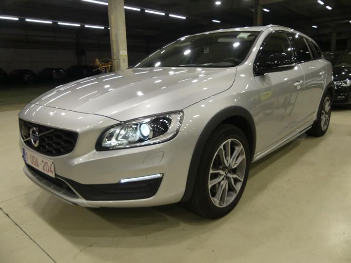 VOLVO V60 ESTATE 2018 yv1fzarcdj2059171