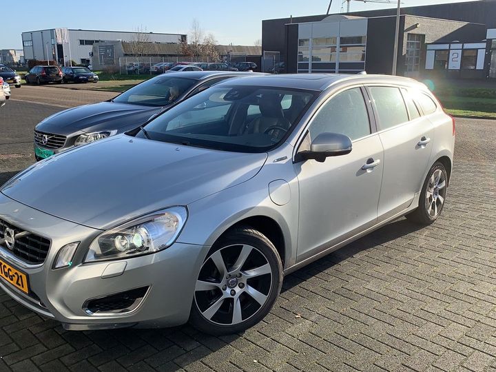 VOLVO V60 2013 yv1gwaa50d1121004