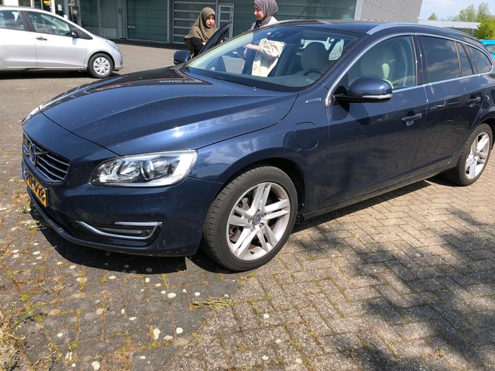 VOLVO V60 2014 yv1gwaa50e1201561