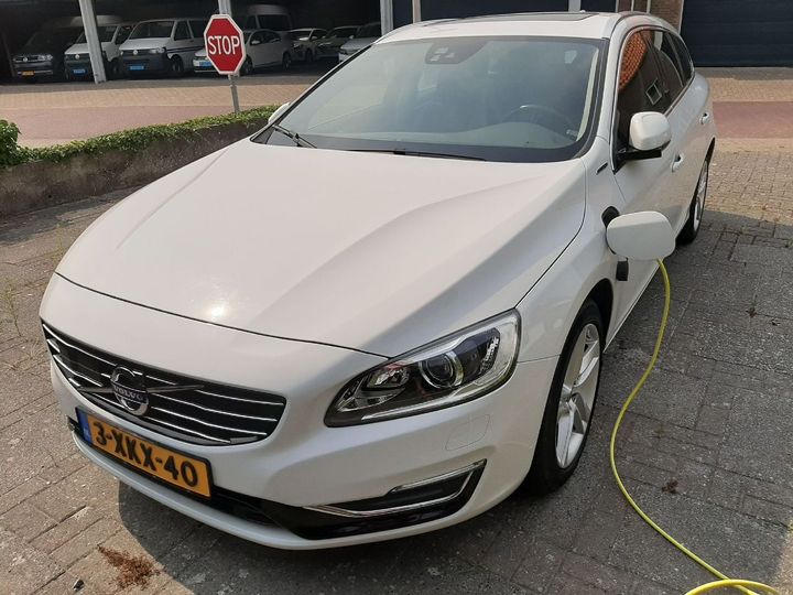 VOLVO V60 2014 yv1gwaa50f1230165