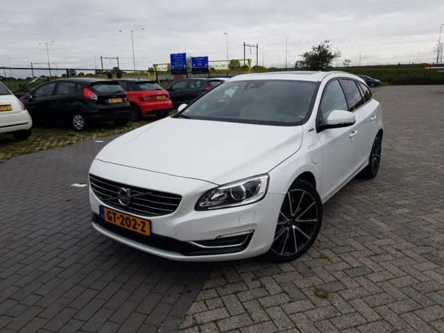 VOLVO V60 2015 yv1gwbnh0g1295067