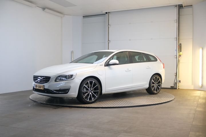 VOLVO V60 2015 yv1gwbnh0g1299142