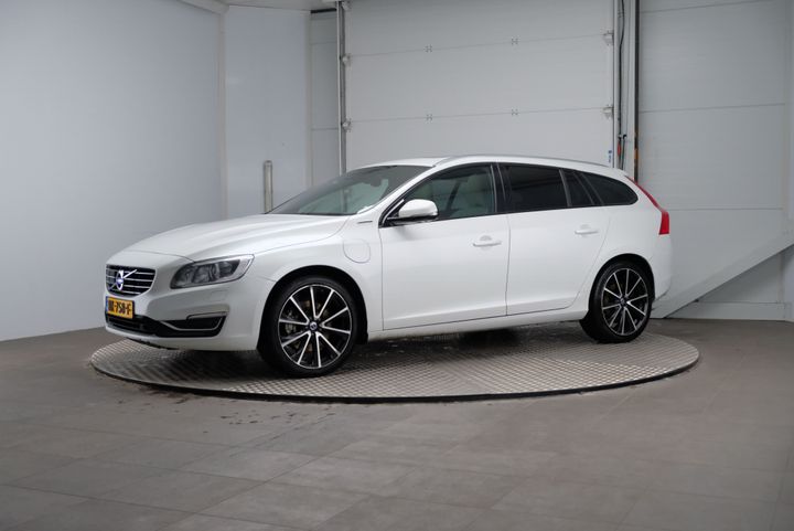 VOLVO V60 2015 yv1gwbnh0g1305975