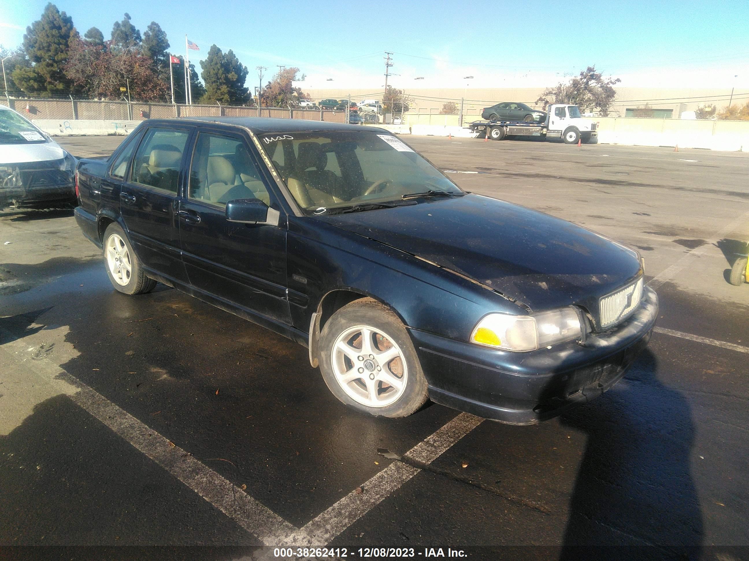 VOLVO S70 1998 yv1ls558xw2539347