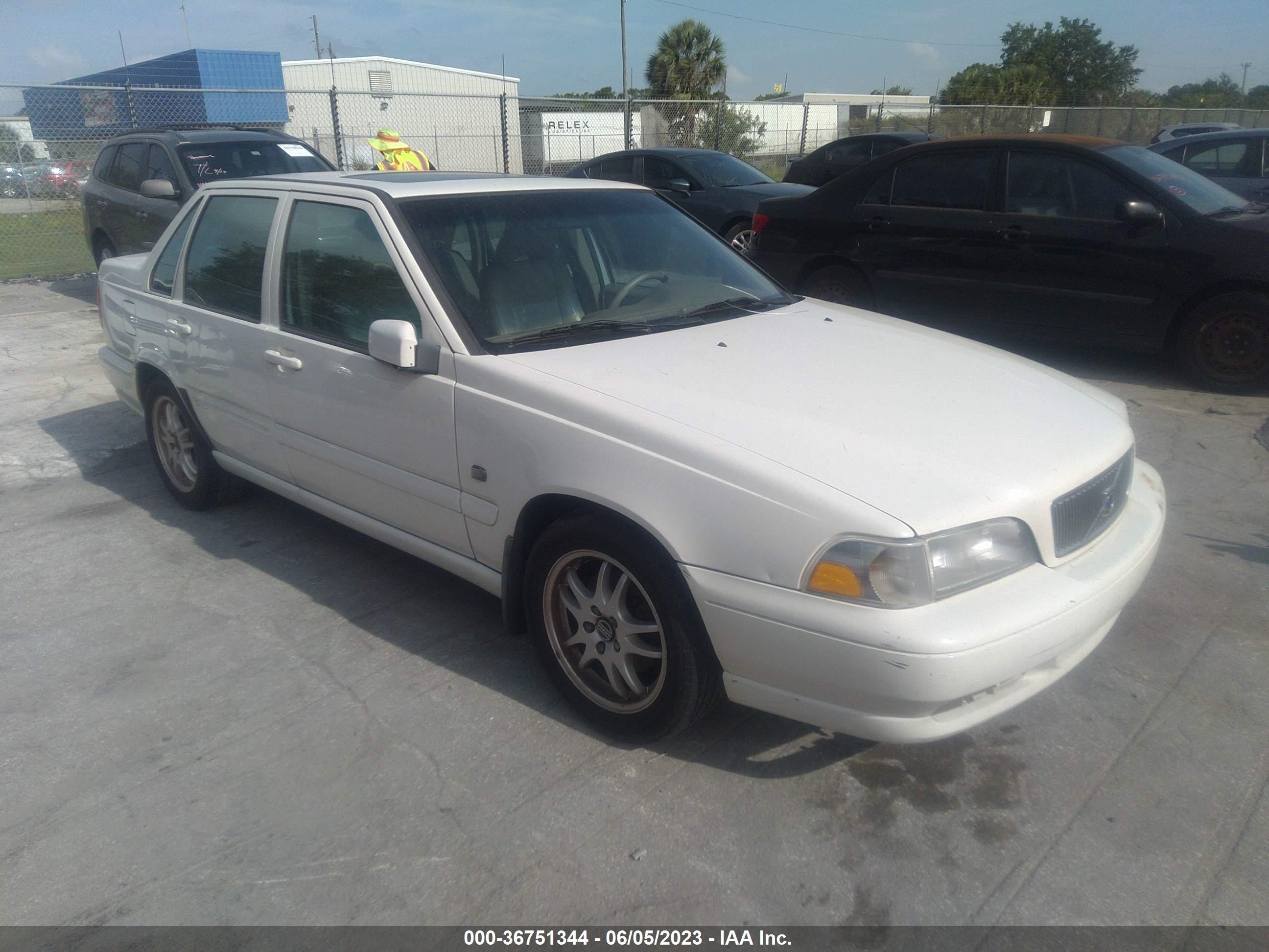 VOLVO S70 2000 yv1ls56d0y2652593