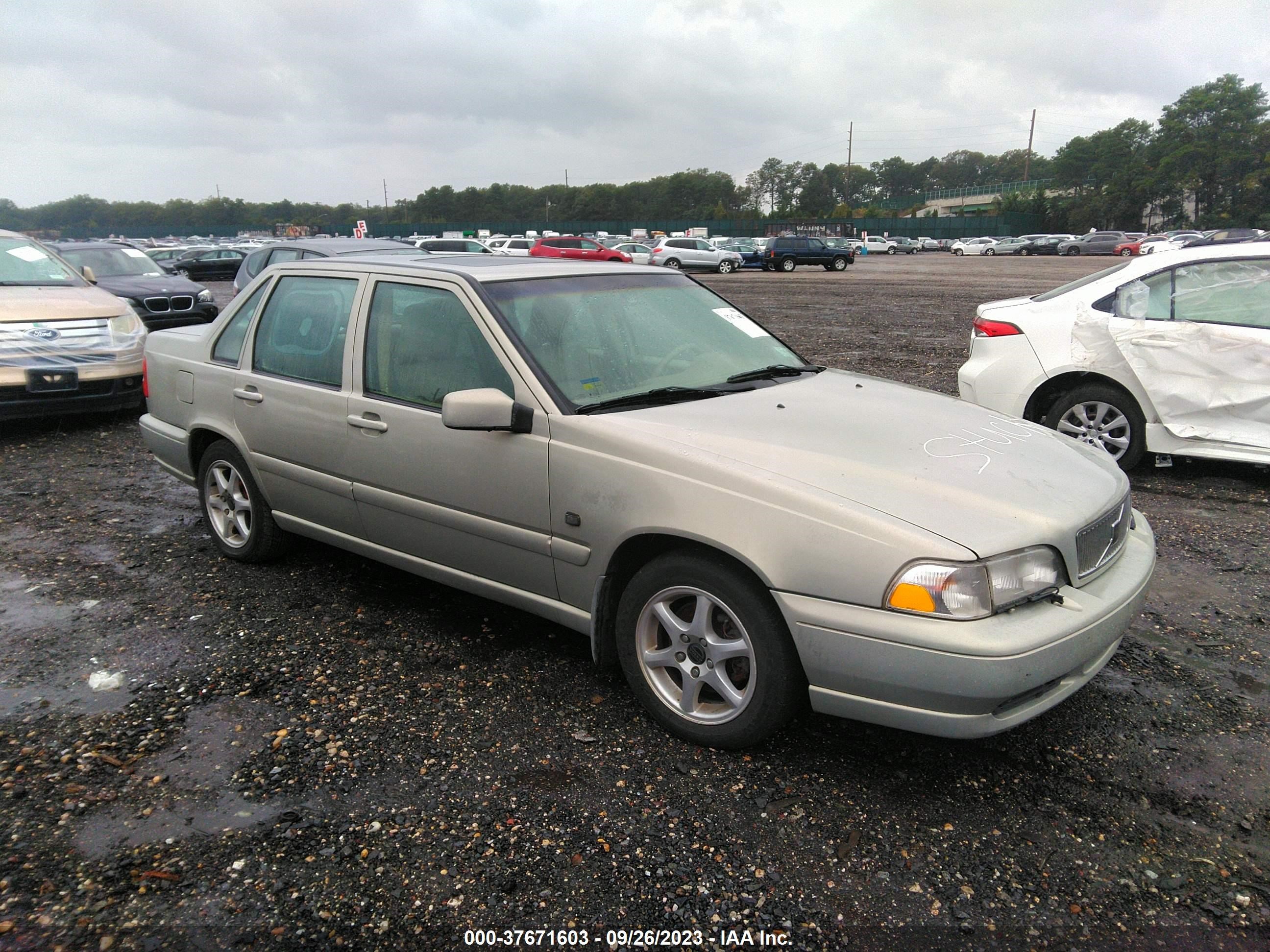 VOLVO S70 2000 yv1ls61j2y2660603