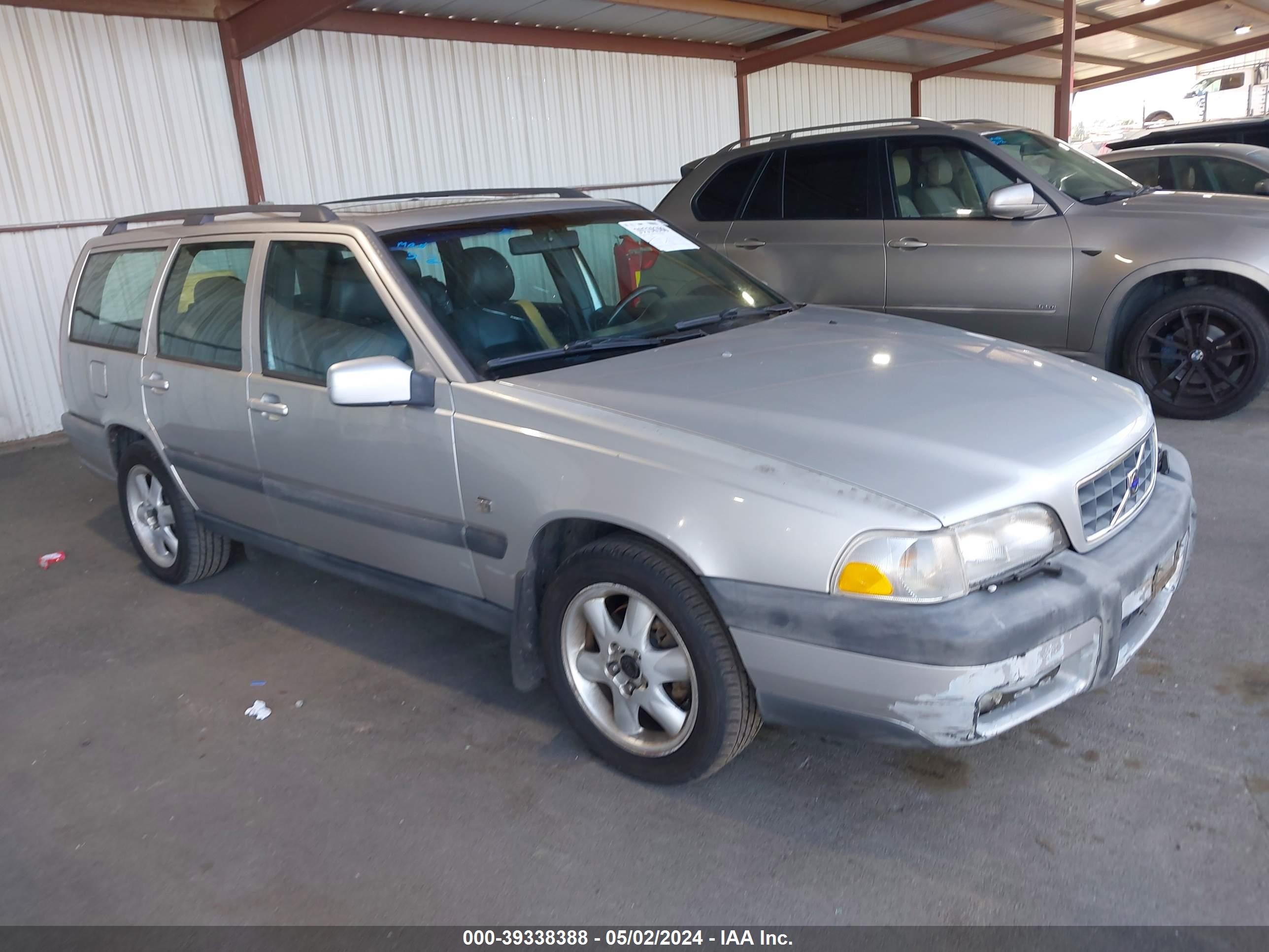 VOLVO V70 2000 yv1lz56d0y2702257