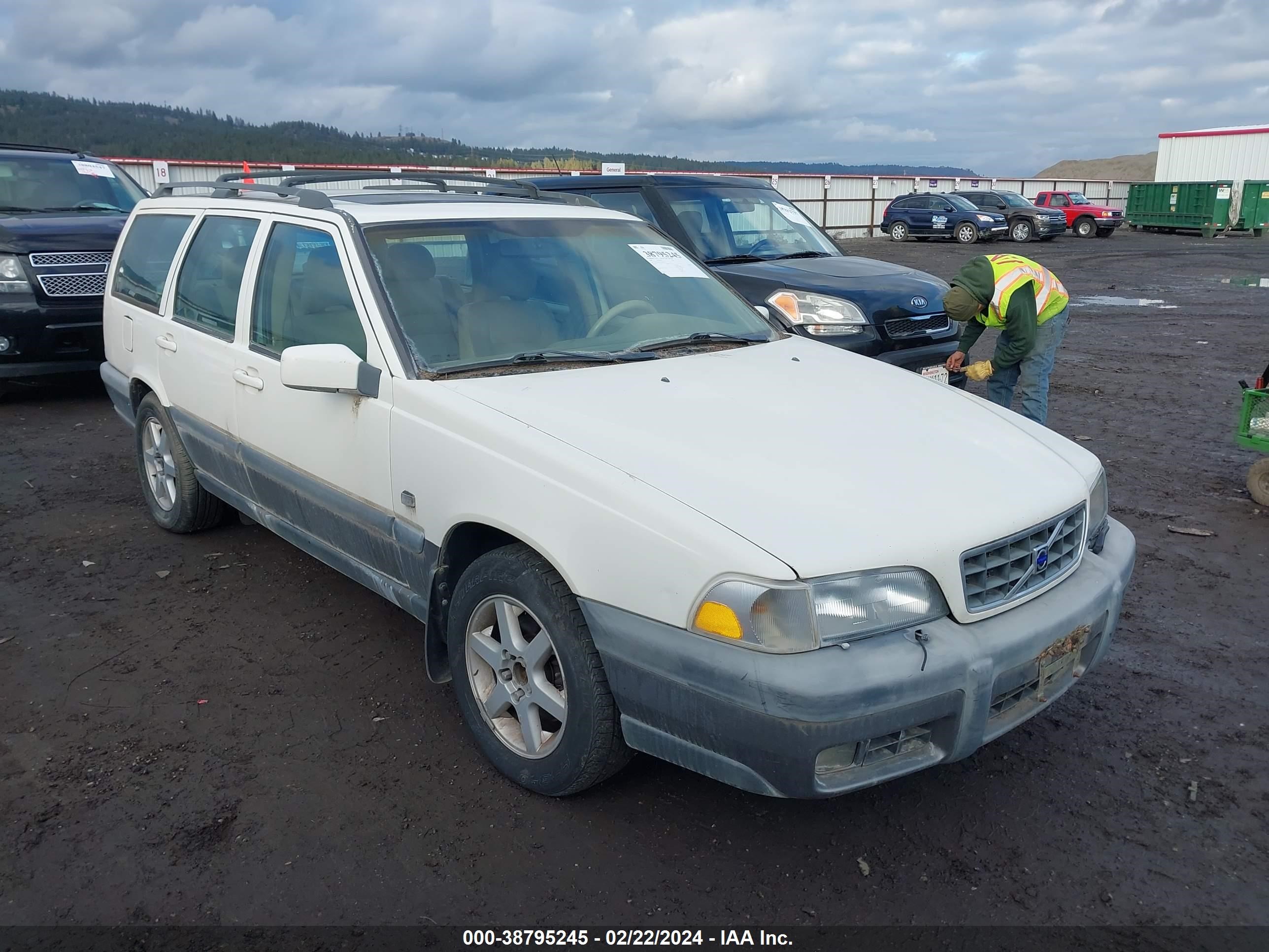 VOLVO V70 1999 yv1lz56d2x2582024